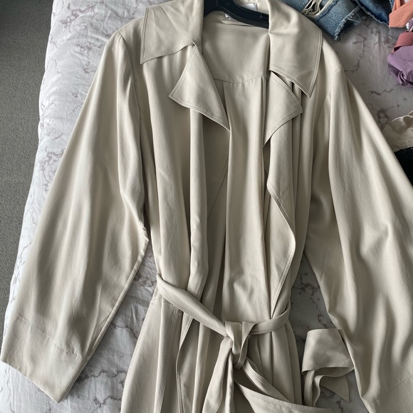 Beige trench coat - Picture 5 of 5